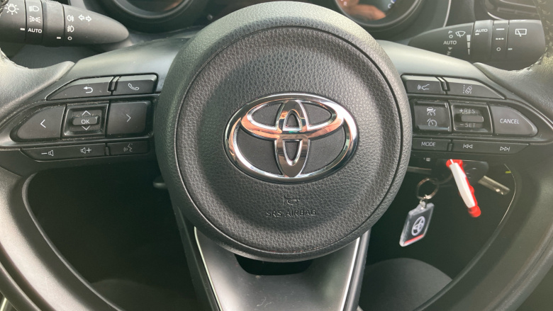 Toyota Yaris 1.5 Hybrid Design 5dr CVT Hybrid Hatchback